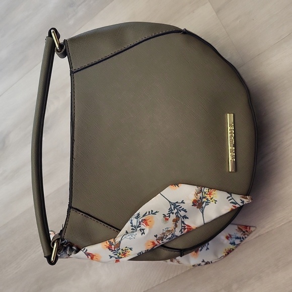 Steve Madden Handbags - Steve Madden Olive Womens Purse